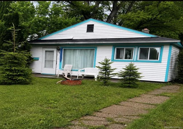 Photo 1 of Single family home for sale at 18030 Hull St, Highland Park, MI 48203 | MLS# 20261039567 | Listing updated on 2026-09-11