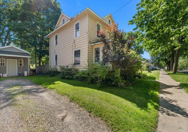 Homes for sale in Hillsdale City Hillsdale, MI | 119 S Manning St, Hillsdale City Hillsdale, MI 49242 | MLS# 53026025877