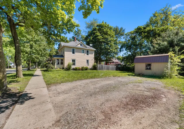 Homes for sale in Hillsdale City Hillsdale, MI | 119 S Manning St, Hillsdale City Hillsdale, MI 49242 | MLS# 53026025877