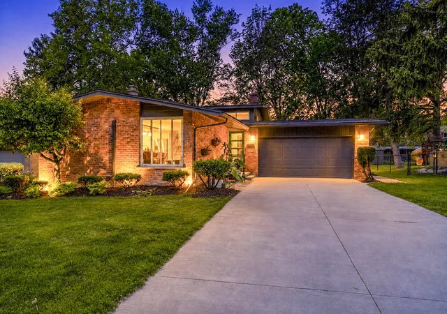 Photo 1 of Single family home for sale at 2740 Manchester Rd, Ann Arbor, MI 48104 | MLS# 81026025897 | Listing updated on 2026-06-09