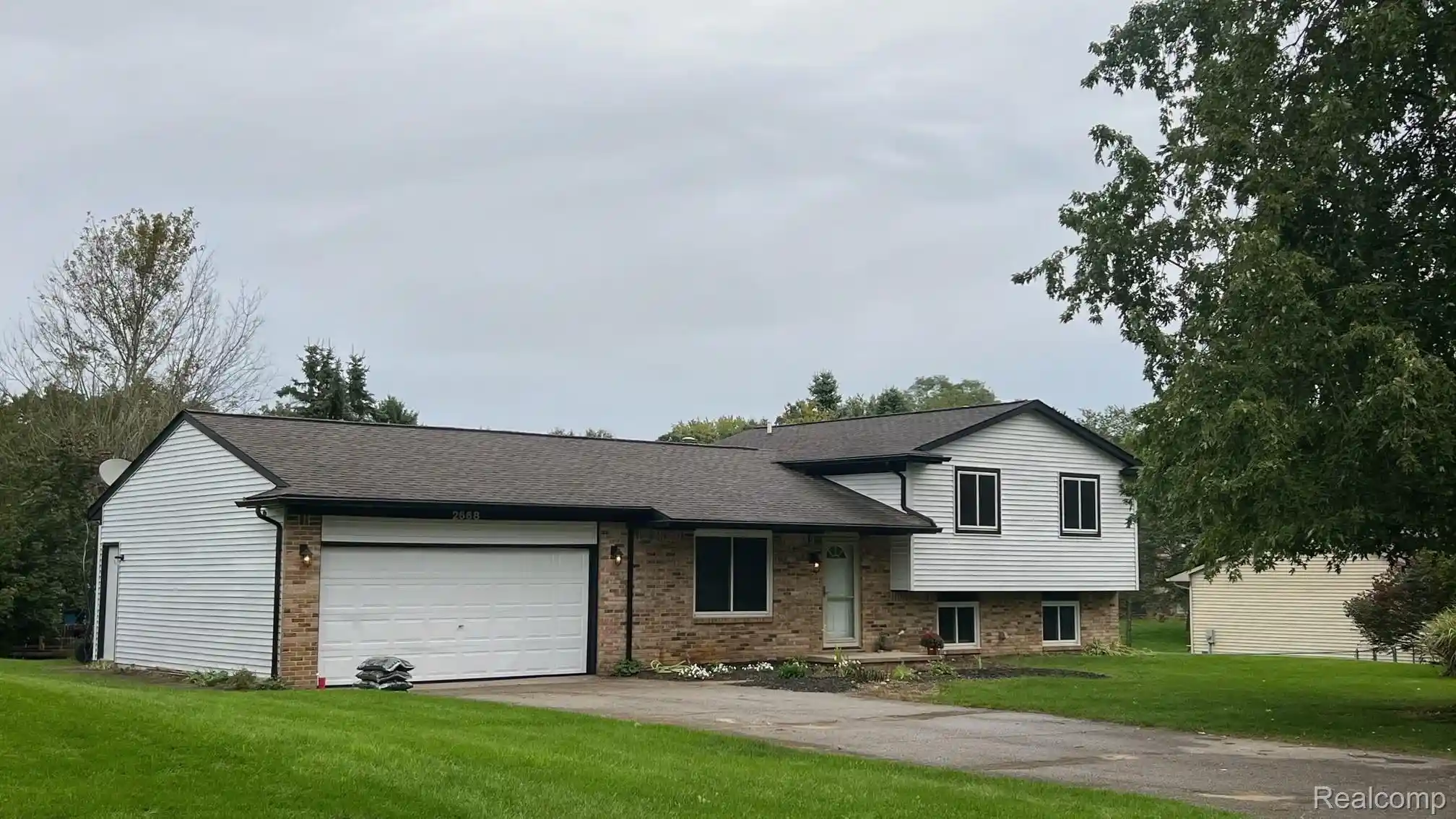Photo 1 of Single family home for sale at 2668 Grass Valley Dr, White Lake, MI 48383 | MLS# 20261039604 | Listing updated on 2026-10-18