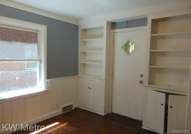5th image of 14813 Grandville Ave, Detroit, MI 48223 | MLS# 20261039607