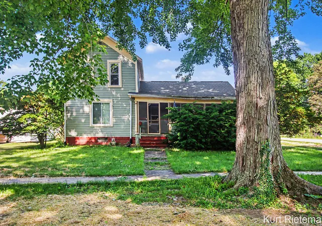 1st image of 220 Hamilton Ave, Bangor, MI 49013 | MLS# 71026025922