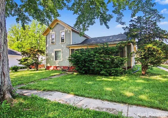 3rd image of 220 Hamilton Ave, Bangor, MI 49013 | MLS# 71026025922