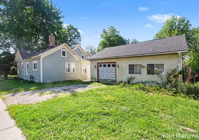 4th image of 220 Hamilton Ave, Bangor, MI 49013 | MLS# 71026025922