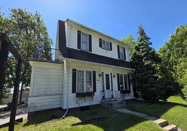 2nd image of 1002 S Michigan Ave, Saginaw, MI 48602 | MLS# 61050209525