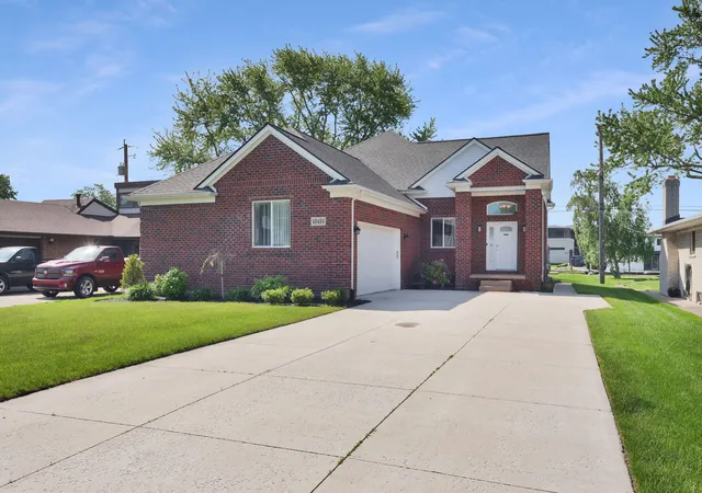 Photo 2 of Single family home for sale at 48484 Jefferson Ave, Chesterfield, MI 48047 | MLS# 81026025938 | Listing updated on 2026-09-03