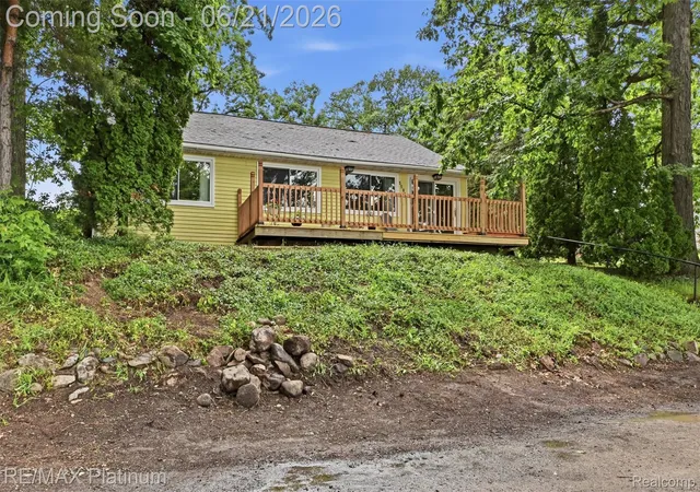 Homes for sale in Genoa Township Livingston, MI | 5504 Wildwood Dr, Genoa Township Livingston, MI 48843 | MLS# 20261039625