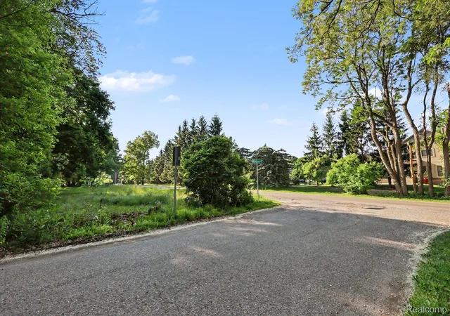 Photo 3 of Land for sale at 2491 Hoover Ave, West Bloomfield, MI 48324 | MLS# 20261039642 | Listing updated on 2026-06-02
