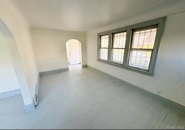 3rd image of 17390 Waltham St, Detroit, MI 48205 | MLS# 20261039649