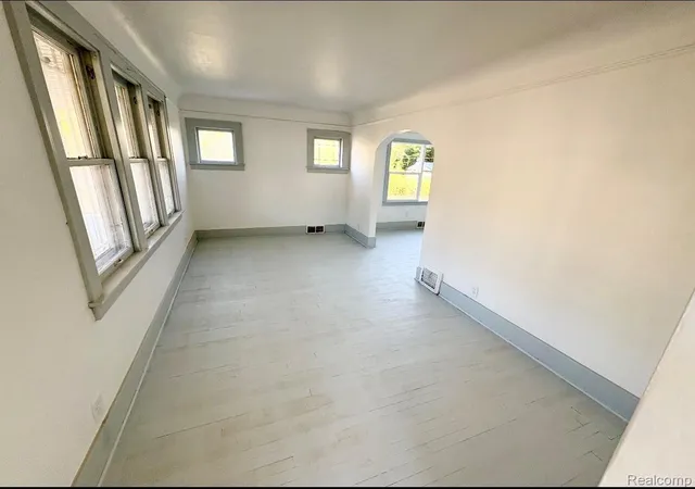 4th image of 17390 Waltham St, Detroit, MI 48205 | MLS# 20261039649