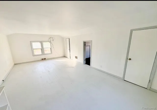10th image of 17390 Waltham St, Detroit, MI 48205 | MLS# 20261039649