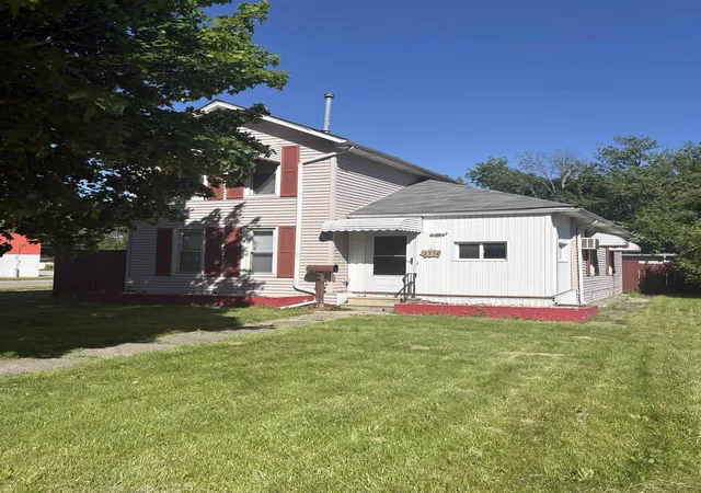 2nd image of 2351 S Michigan St, Saginaw City Saginaw, MI 48602 | MLS# 61050209544
