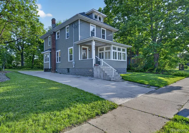 3rd image of 925 W Kalamazoo St, Lansing, MI 48915 | MLS# 20261039658
