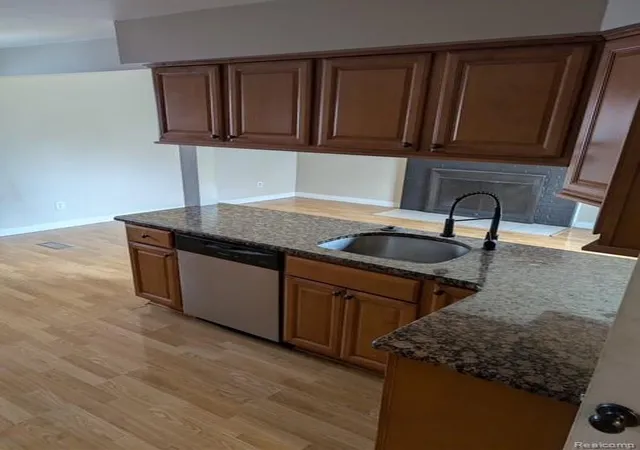 Photo 3 of Single family home for sale at 12954 Kinlock Dr, Sterling Heights, MI 48312 | MLS# 20261039659 | Listing updated on 2026-10-05