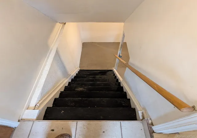 Photo 4 of Single family home for sale at 12954 Kinlock Dr, Sterling Heights, MI 48312 | MLS# 20261039659 | Listing updated on 2026-10-05