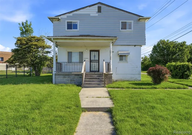 Photo 2 of Single family home for sale at 1631 Clara St, Clinton Township, MI 48036 | MLS# 20261039662 | Listing updated on 2026-06-21