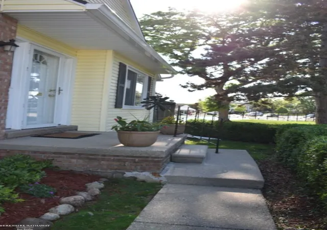 Photo 1 of Sale Pending at 37322 Charter Oaks Blvd, Clinton Charter Township Macomb, MI 48036 | MLS# 58050209558 | Listing updated on 2026-08-17