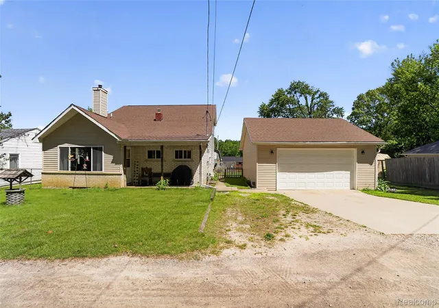 Homes for sale in Argentine Township Genesee, MI | 7166 Alpine Dr, Argentine Township Genesee, MI 48451 | MLS# 20261039692