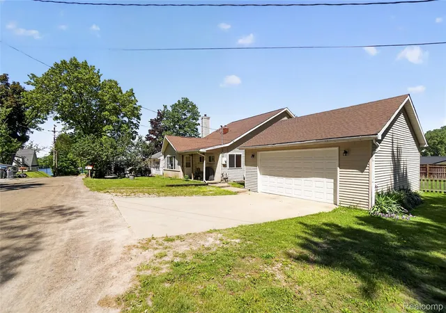 Homes for sale in Argentine Township Genesee, MI | 7166 Alpine Dr, Argentine Township Genesee, MI 48451 | MLS# 20261039692