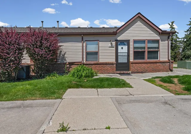 Homes for sale in Clinton Charter Township Macomb, MI | 23622 Cottrell St #5, Clinton Charter Township Macomb, MI 48035 | MLS# 20261039703