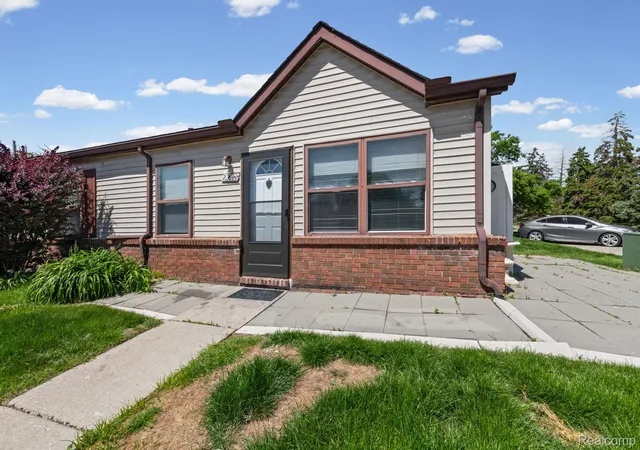 Homes for sale in Clinton Charter Township Macomb, MI | 23622 Cottrell St #5, Clinton Charter Township Macomb, MI 48035 | MLS# 20261039703