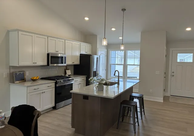 5th image of 15732 Hawley Dr, Grand Haven, MI 49417