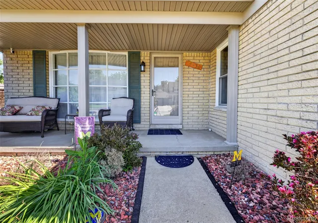 Photo 3 of Single family home for sale at 15930 Cumberland St, Riverview, MI 48193 | MLS# 20261039726 | Listing updated on 2026-06-21