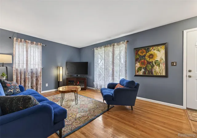 Photo 3 of Single family home for sale at 29571 Lori St, Livonia, MI 48154 | MLS# 20261039732 | Listing updated on 2026-06-11