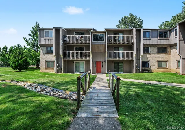Photo 1 of Condo for sale at 29890 W 12 Mile Rd E #907, Farmington Hills, MI 48334 | MLS# 20261039751 | Listing updated on 2026-08-24