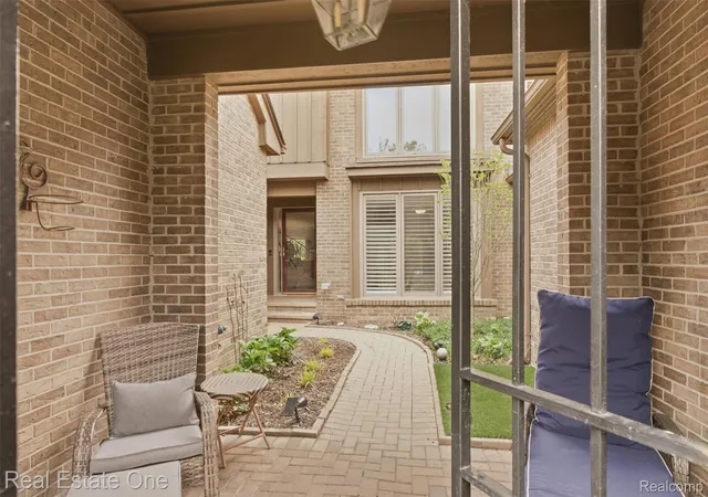 Photo 3 of Condo for sale at 23910 Trailwood Ct #82, Bingham Farms, MI 48025 | MLS# 20261039758 | Listing updated on 2026-08-31