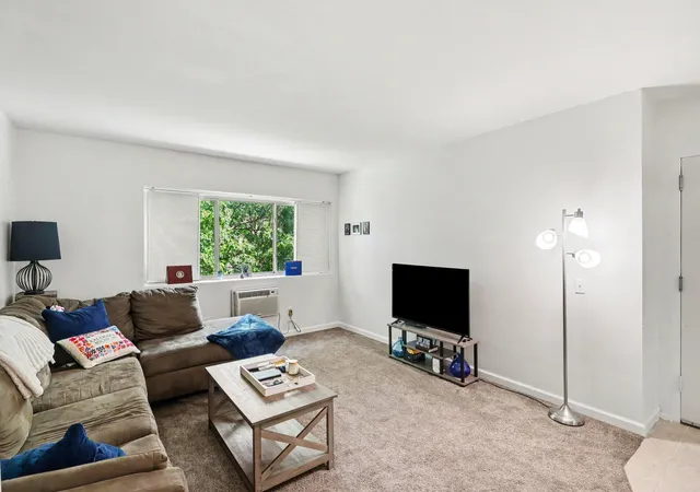 4th image of 756 W Kilgore Rd #205, Kalamazoo, MI 49008 | MLS# 66026026023