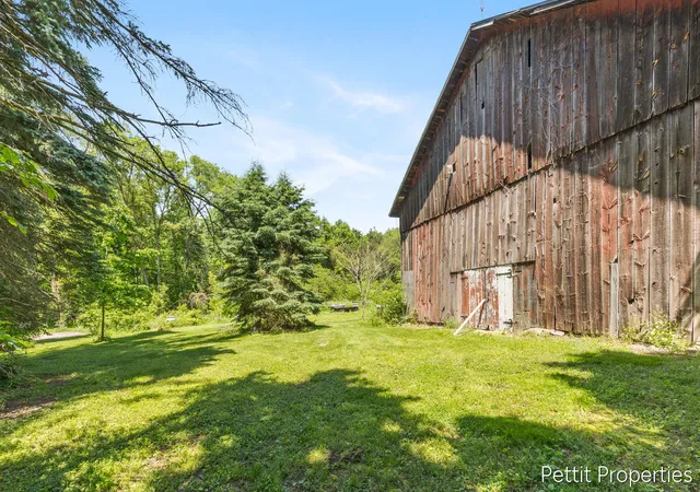 30th image of 2481 Bauer Rd, Jenison, MI 49428 | MLS# 65026026025