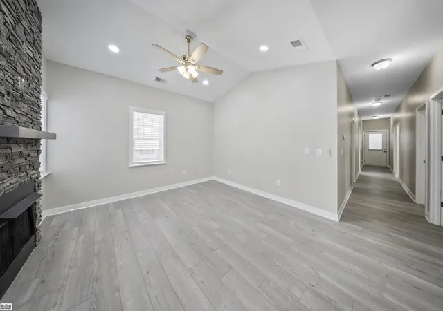 Photo 3 of Single family home for sale at 403 Voorheis St, Pontiac, MI 48341 | MLS# 58050209593 | Listing updated on 2026-10-28