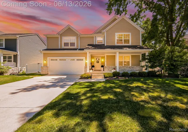 Photo 1 of Single family home for sale at 1724 Taylor Ave, Royal Oak, MI 48067 | MLS# 20261039803 | Listing updated on 2026-10-14