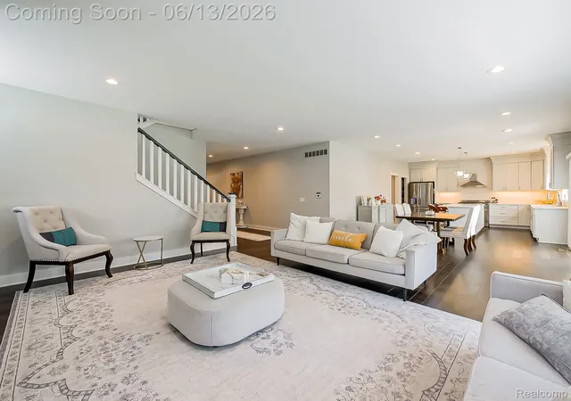 Photo 3 of Single family home for sale at 1724 Taylor Ave, Royal Oak, MI 48067 | MLS# 20261039803 | Listing updated on 2026-10-14
