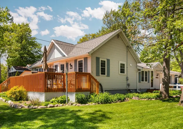 Photo 3 of Single family home for sale at 1902 North Blvd, Cadillac, MI 49601 | MLS# 78080069031 | Listing updated on 2026-06-07