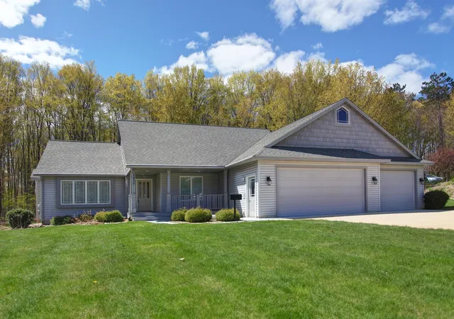Photo 1 of Single family home for sale at 1432 Nightingale Ln, Kingsley, MI 49649 | MLS# 78080069033 | Listing updated on 2026-06-03