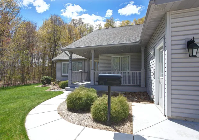 Photo 2 of Single family home for sale at 1432 Nightingale Ln, Kingsley, MI 49649 | MLS# 78080069033 | Listing updated on 2026-06-03