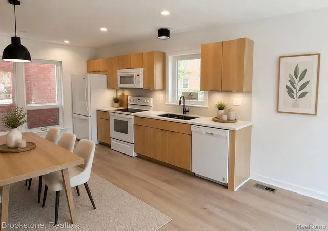 Photo 4 of Condo for sale at 112 Mount Vernon St #6, Detroit City Wayne, MI 48202 | MLS# 20261039833 | Listing updated on 2026-08-27