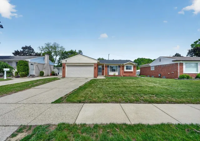 Photo 3 of Single family home for sale at 38560 Mason St, Livonia, MI 48154 | MLS# 81026026049 | Listing updated on 2026-06-14