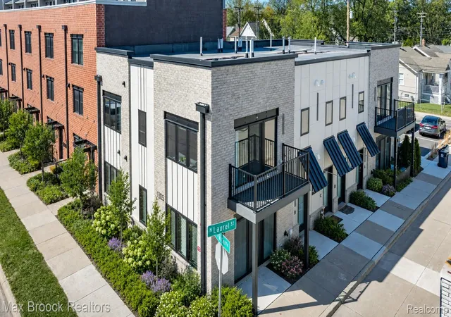 Listing Photo 1 - Condo for sale in building located at 105 N Laurel St, Royal Oak, MI 48067
