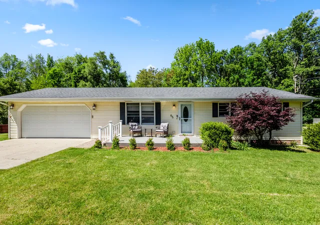 Homes for sale in Hillsdale City Hillsdale, MI | 65 W Hallett St, Hillsdale City Hillsdale, MI 49242 | MLS# 53026026063
