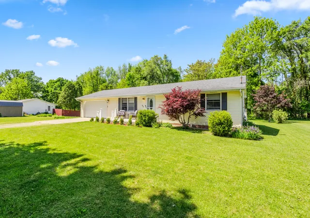 Homes for sale in Hillsdale City Hillsdale, MI | 65 W Hallett St, Hillsdale City Hillsdale, MI 49242 | MLS# 53026026063