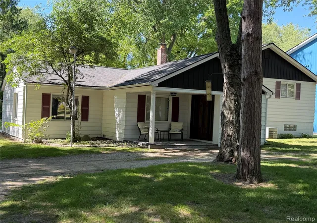 Photo 1 of Single family home for sale at 8420 Pacton Dr, Shelby Township, MI 48317 | MLS# 20261039859 | Listing updated on 2026-06-11