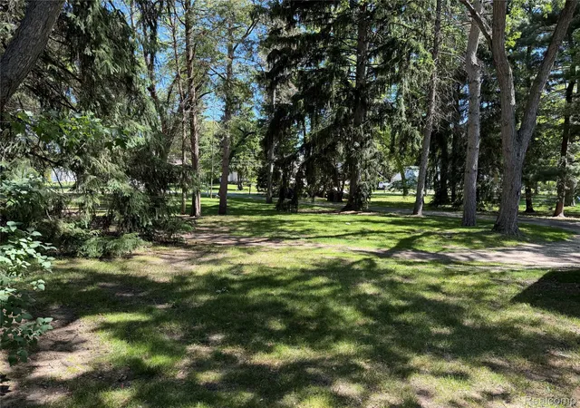 Photo 3 of Single family home for sale at 8420 Pacton Dr, Shelby Township, MI 48317 | MLS# 20261039859 | Listing updated on 2026-06-11