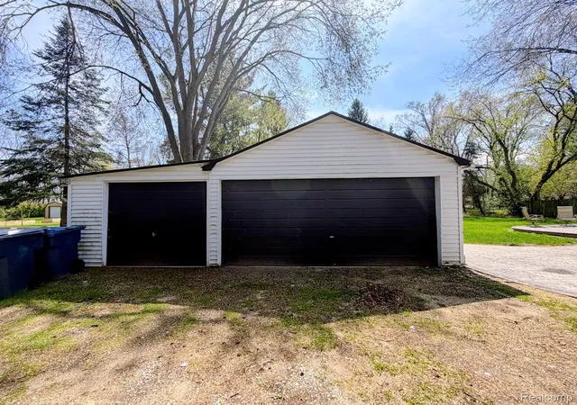 Photo 4 of Single family home for sale at 8420 Pacton Dr, Shelby Township, MI 48317 | MLS# 20261039859 | Listing updated on 2026-06-11