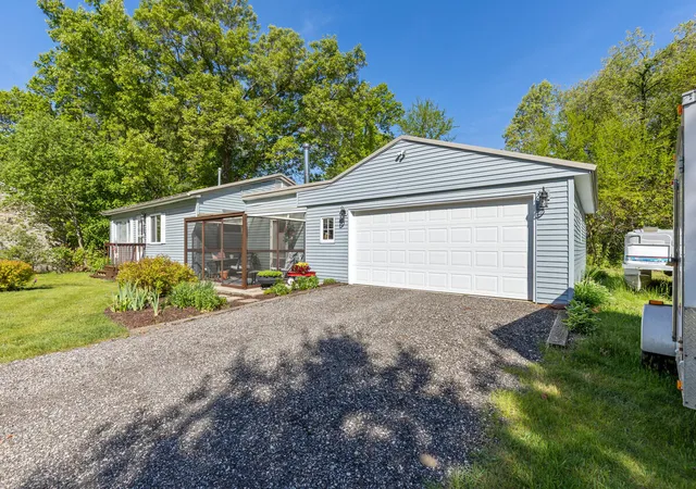 Photo 3 of Single family home for sale at 17270 Apache Trl, Howard City, MI 49329 | MLS# 72026026075 | Listing updated on 2026-06-16
