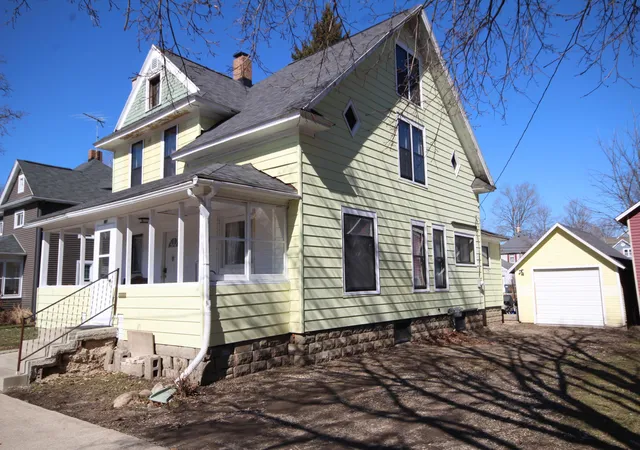 1st image of 114 W Park St, Vicksburg, MI 49097 | MLS# 66026026084
