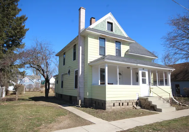2nd image of 114 W Park St, Vicksburg, MI 49097 | MLS# 66026026084